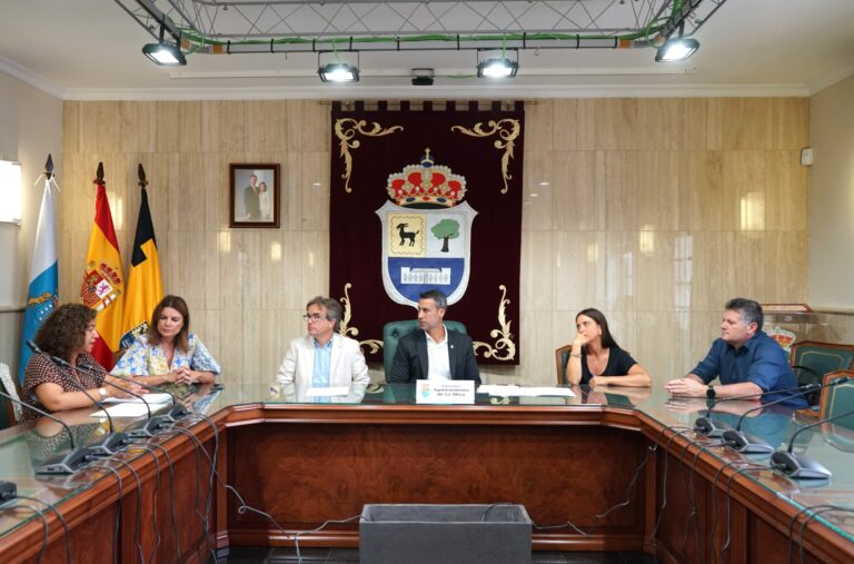 ecca.edu y el Ayuntamiento de La Oliva se alían para impulsar formación académica en el municipio