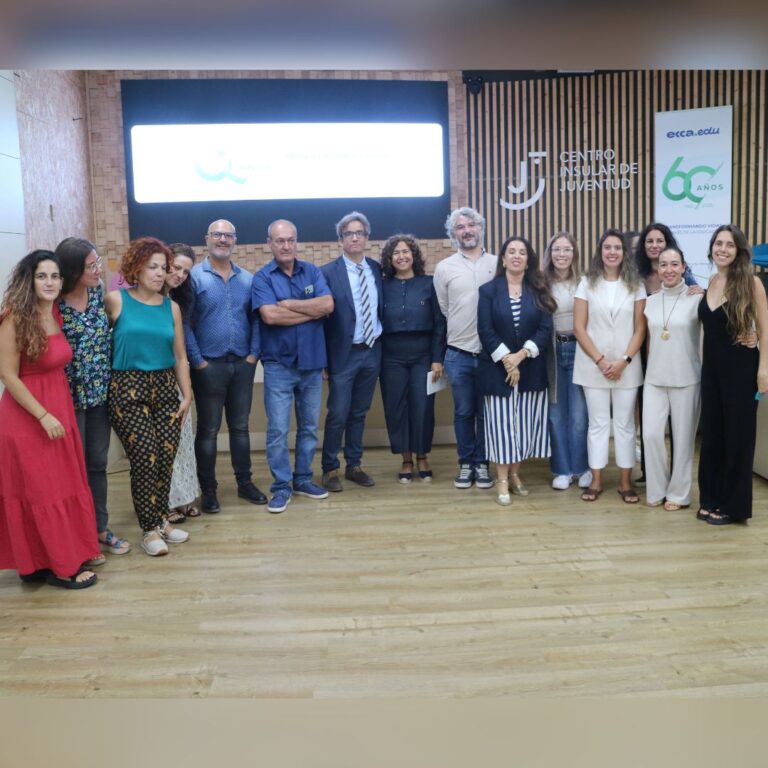 ecca.edu llega a Fuerteventura con su exposición «60 años transformando vidas a través de la educación»
