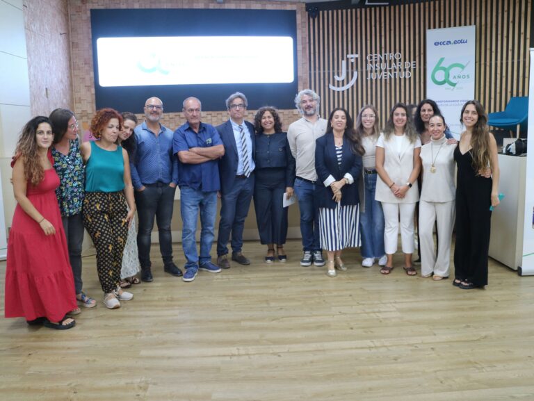 ecca.edu llega a Fuerteventura con su exposición «60 años transformando vidas a través de la educación»