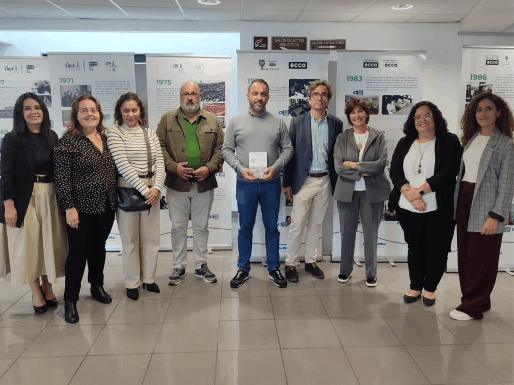 Moya abre las puertas a la historia de ecca.edu con su exposición _60 años transformando vidas (1) (2)