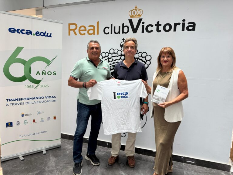 ecca.edu lleva su exposición itinerante al Real Club Victoria para celebrar 6 décadas  de labor educativa