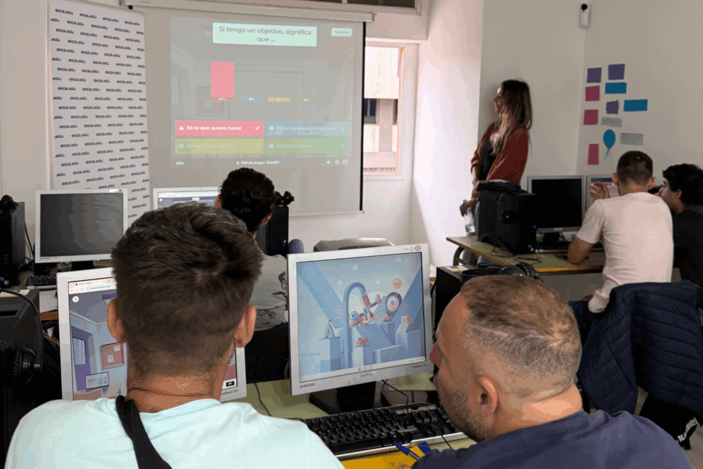 El aula de informática La Luz de ecca.edu arranca con el programa _Entrena Talento__1
