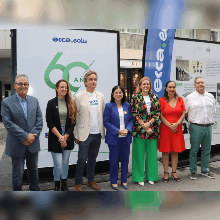 La calle Triana se convierte en el nuevo punto expositivo de la muestra histórica que celebra el 60 aniversario de ecca.edu