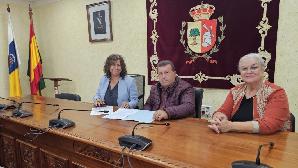 ecca.edu y el Ayuntamiento de Antigua firman un nuevo convenio para mejorar la formación del municipio
