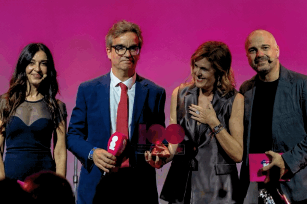 La gala, conducida por Javi Nieves y Mar Amate, destacó la evolución de ecca.edu