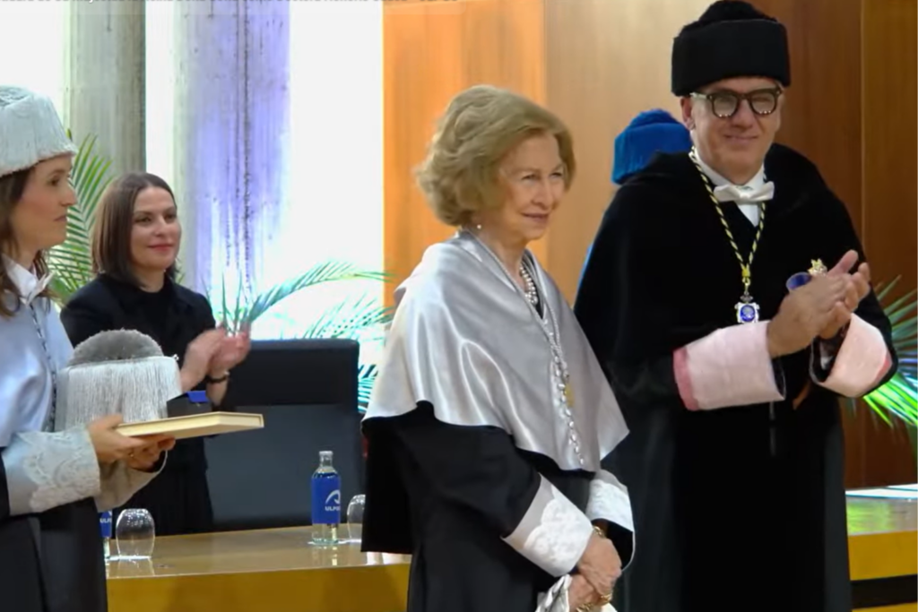 ecca.edu asiste a la investidura de la Reina Doña Sofía como Doctora Honoris Causa por la ULPGC (2)