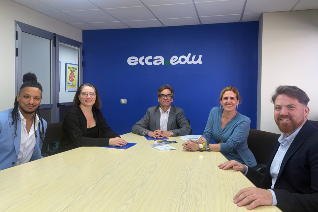 irectora de la Alianza Francesa de Las Palmas, Fabienne Launoy, y el director general de ecca.edu, José María Segura SJ, un encuentro que también sirvió para dar a conocer en profundidad a la nueva alianza las instalaciones y el funcionamiento de la fundación en su compromiso compartido con la educación de personas adultas en Canarias. En el encuentro también estuvieron presentes la directora gerente, Gorety Almeida, el delegado de ecca en Lanzarote, Joaquín Álvarez, y el docente en la misma isla, Ismael Abouhafes. 