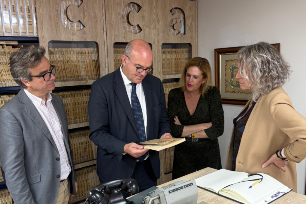 ecca.edu recibe al delegado del Gobierno en Canarias y a la subdelegada en Las Palmas para dar a conocer el trabajo formativo de la entidad 
