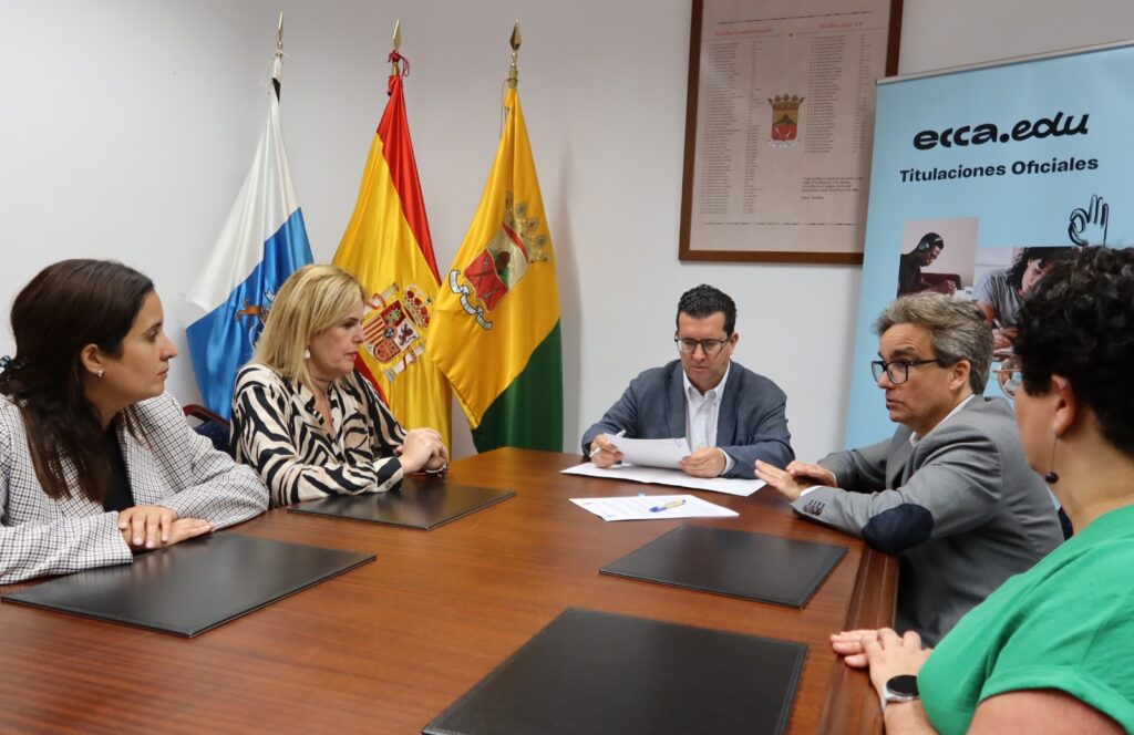 ecca.edu y Arucas firman su primer convenio de colaboración para impulsar la formación juvenil en el municipio