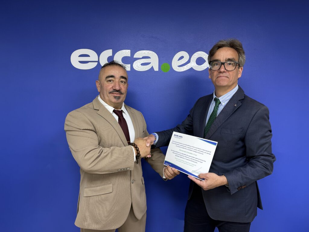 En esta entrega especial de testimonios de ecca: Tu pódcast de educación, recibimos a Fernando González, un ejemplo de que nunca es tarde para empezar y de compromiso.