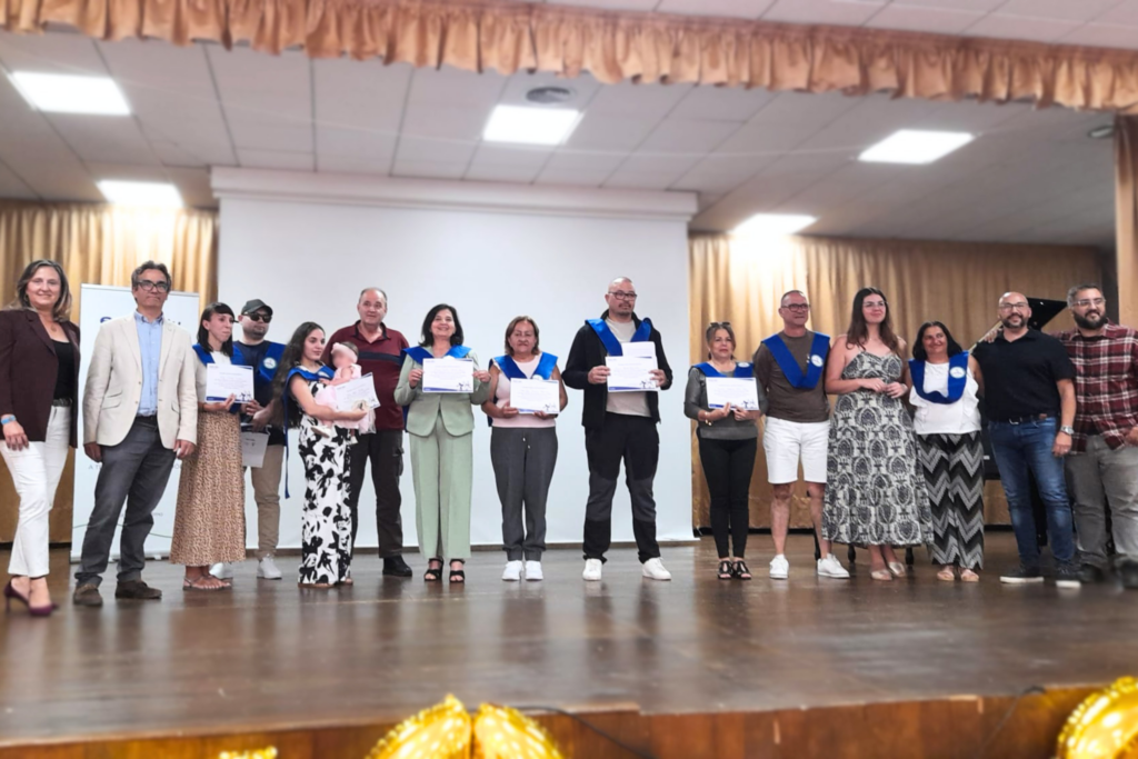  ecca.edu celebra su histórica primera entrega de diplomas en La Gomera 