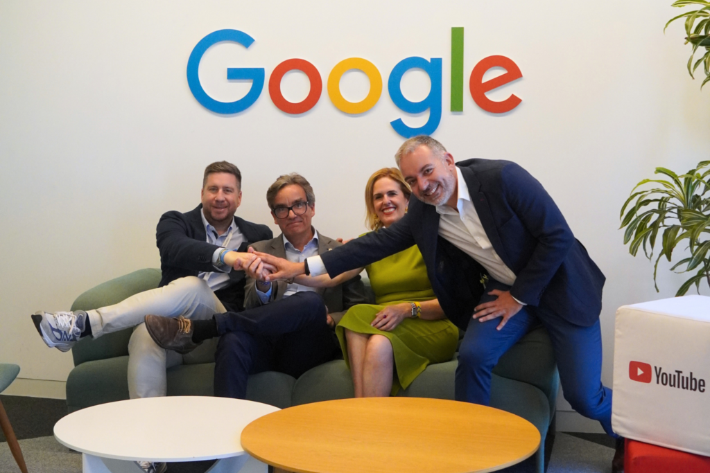 Gonzalo Romero, director de Google for Education Iberia; José María Segura SJ, director general de ecca.edu; Gorety Almeida, directora gerente; y Adrián Caraballo, responsable de Diseño e Innovación Educativos.